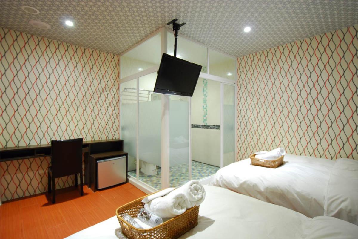 Happiness Inn Taipei Extérieur photo
